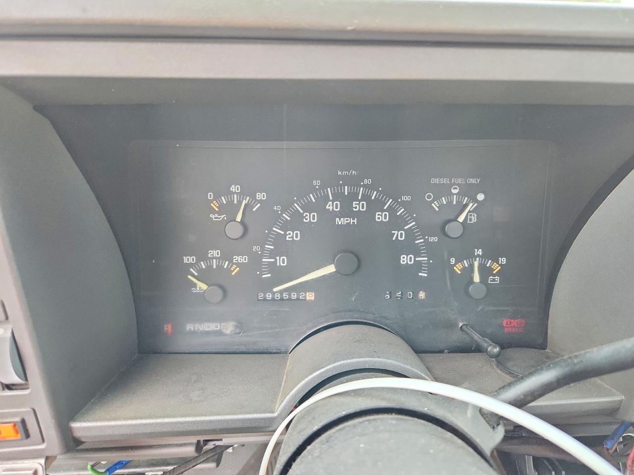 1993 Chevrolet Gmt VIN 1GBKC34F2PJ106555 photo 9