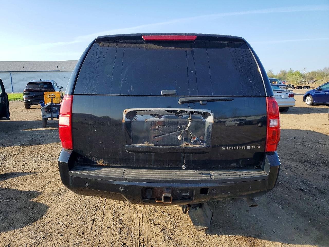 2011 Chevrolet Suburban VIN 1GNWKLEG6BR122928 photo 6