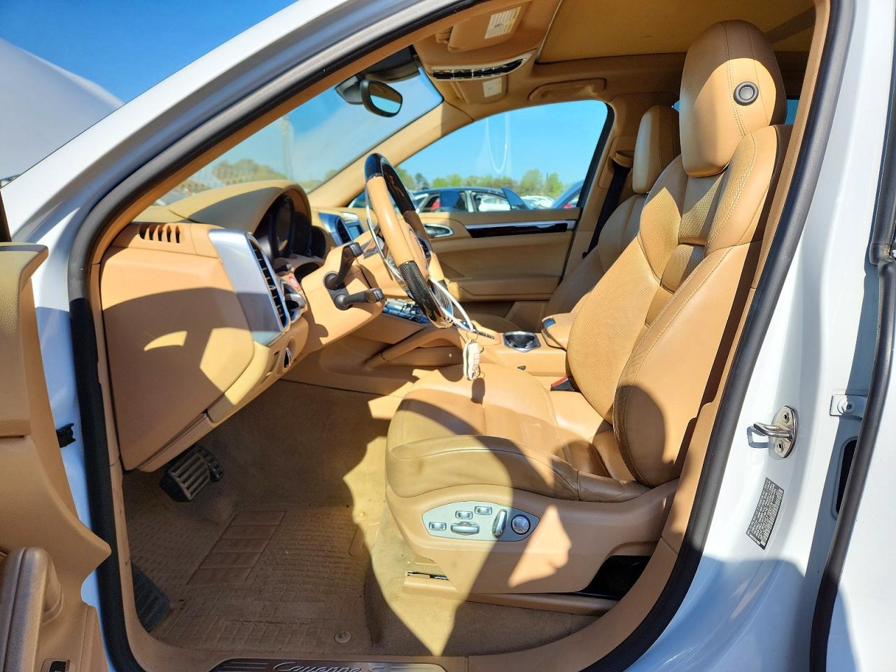 2015 Porsche Cayenne VIN WP1AE2A24FLA53534 photo 7