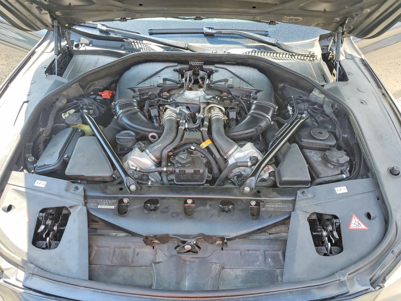 2011 BMW 7 series VIN WBAKC8C52BC432349 photo 11