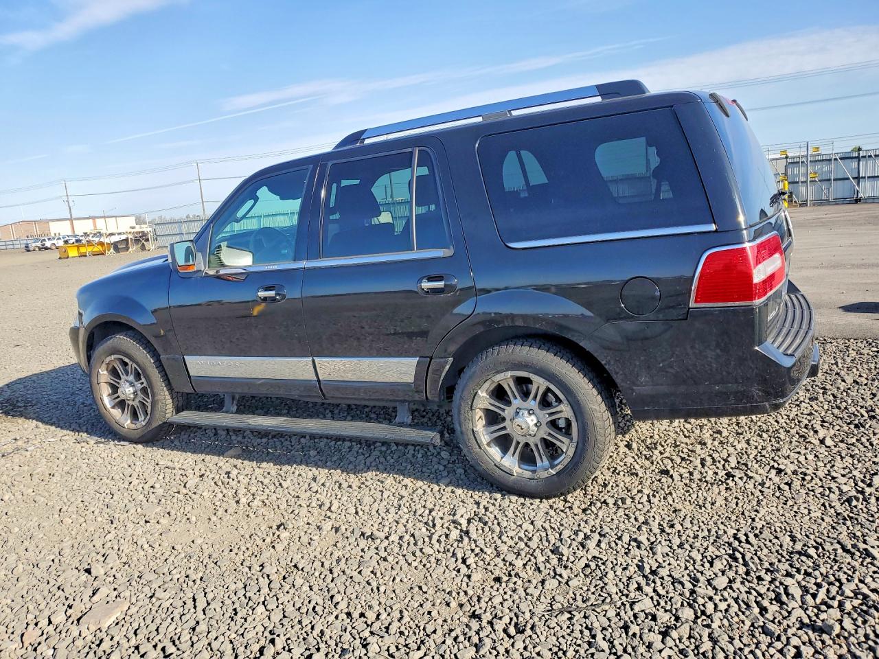 2008 LINCOLN Navigator VIN 5LMFU28578LJ04790 photo 2