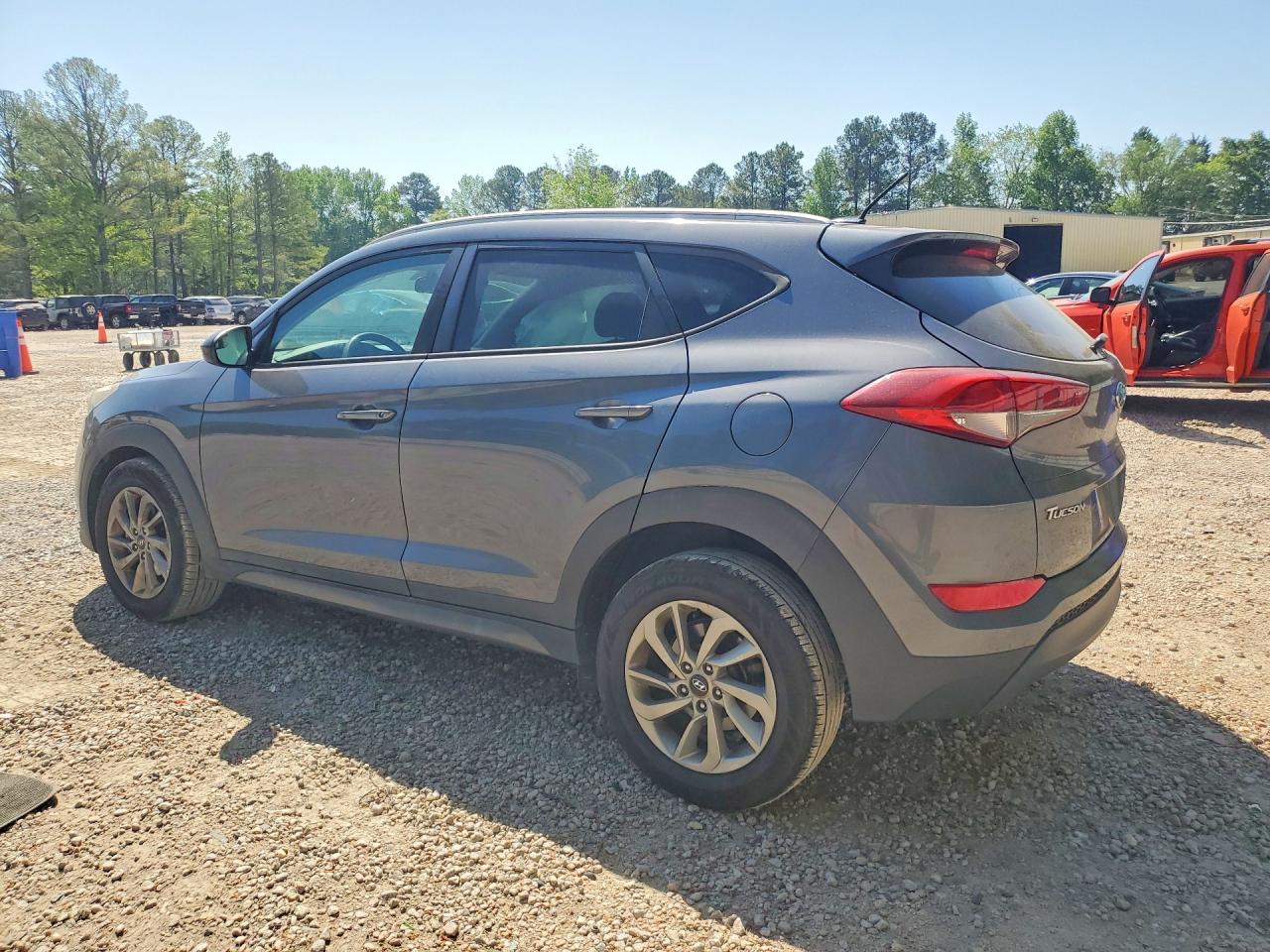 2016 Hyundai Tucson VIN KM8J3CA44GU214051 photo 2