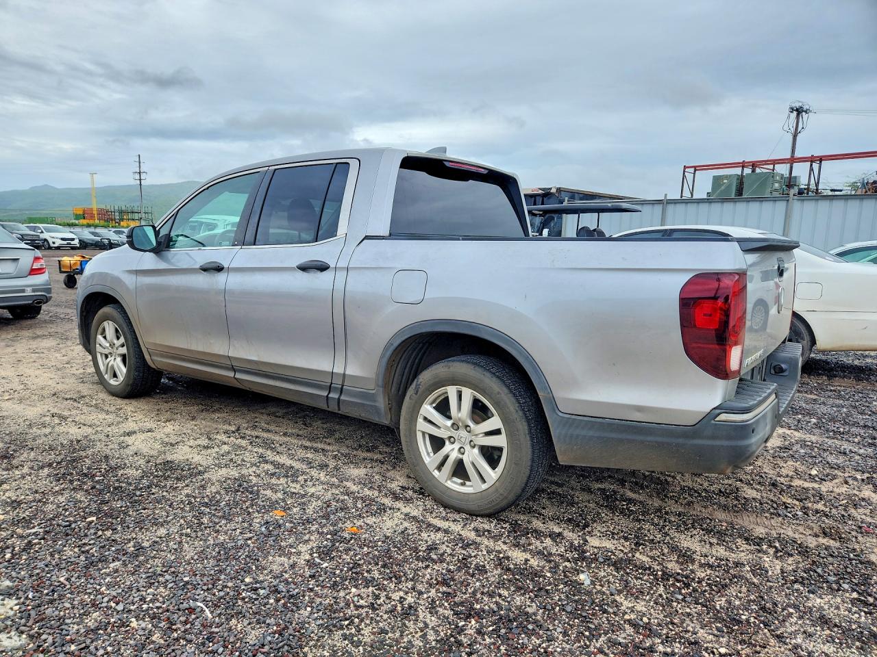 2019 Honda Ridgeline VIN 5FPYK2F29KB006117 photo 2