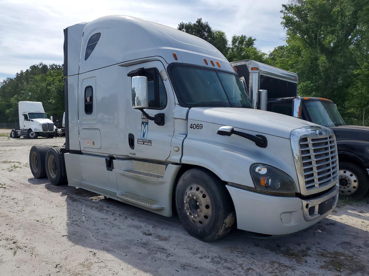 2016 FREIGHTLINER All other VIN 3AKJGLD55GSGN4069 photo 1