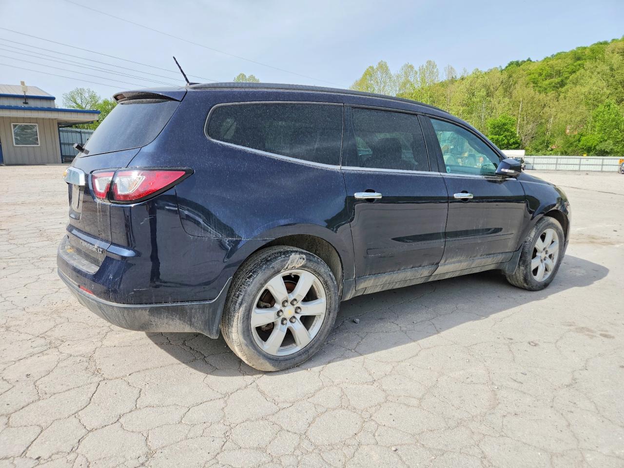 2016 CHEV Traverse VIN 1GNKVGKD3GJ245793 photo 3