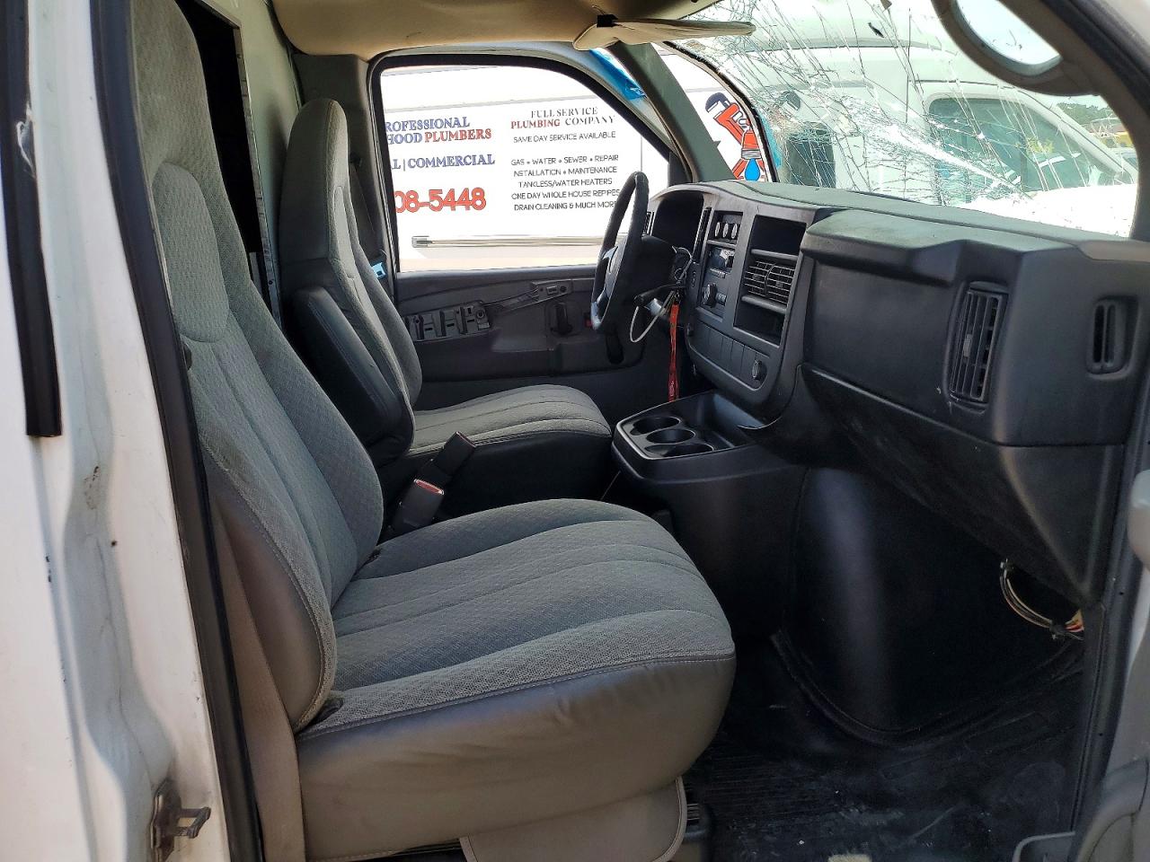 2009 Chevrolet Express VIN 1GBJG31K491128738 photo 7