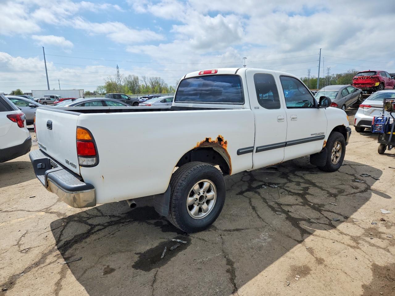 2000 Toyota Tundra VIN 5TBBT4415YS122431 photo 3