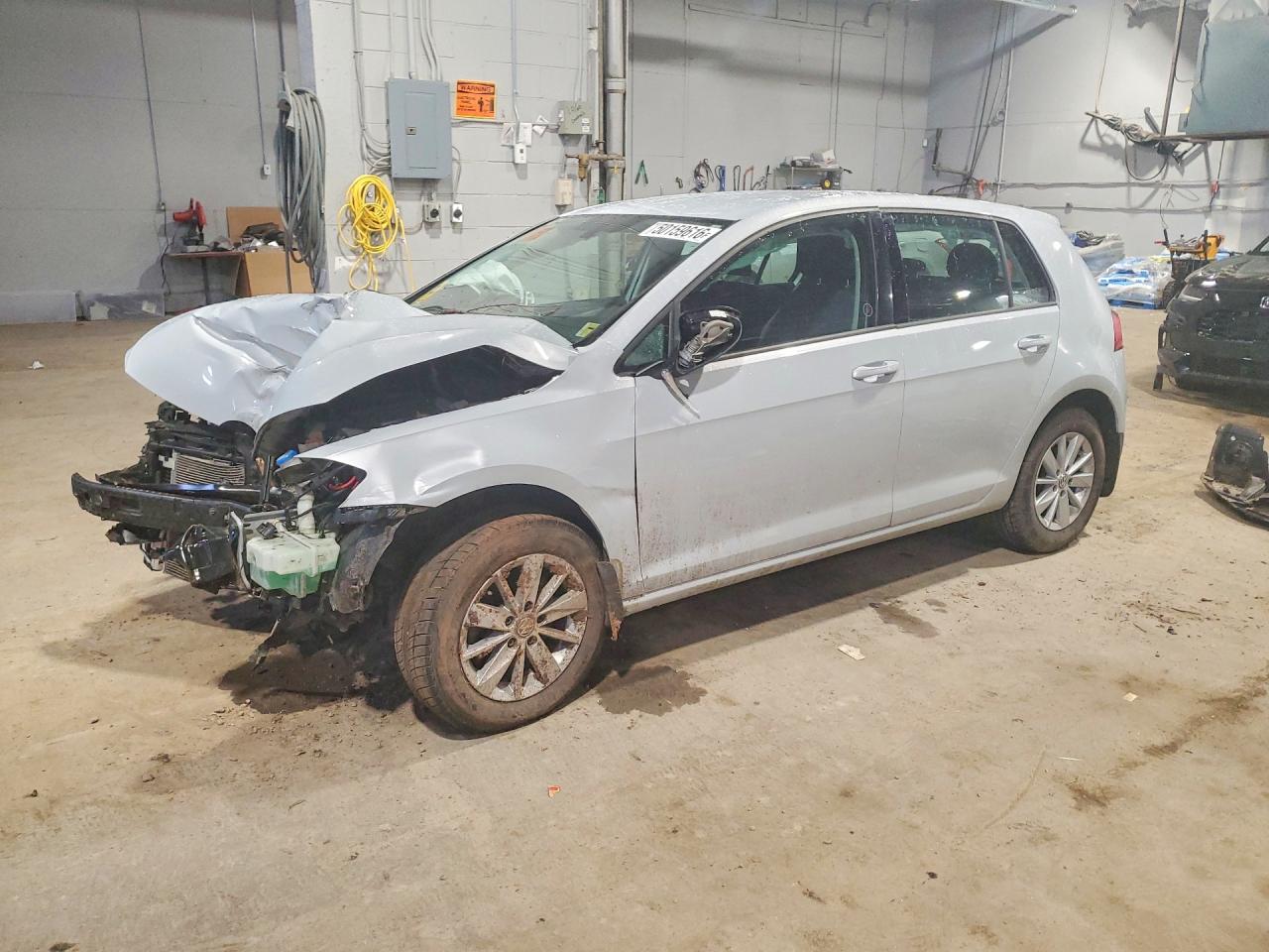 2018 Volkswagen Golf VIN 3VWG17AU5JM292701 photo 1