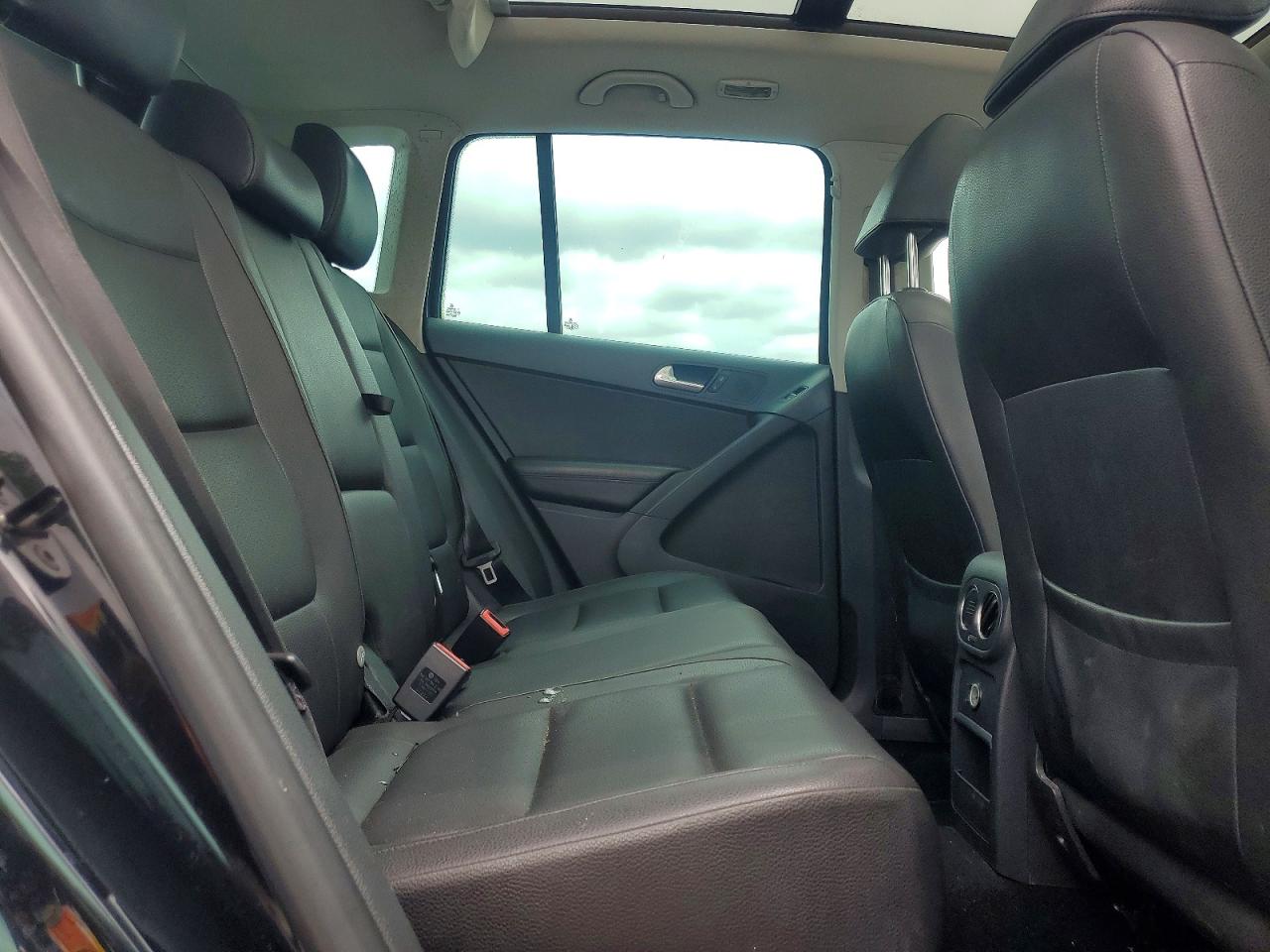2012 VOLKSWAGEN Tiguan VIN WVGAV7AX6CW531176 photo 11