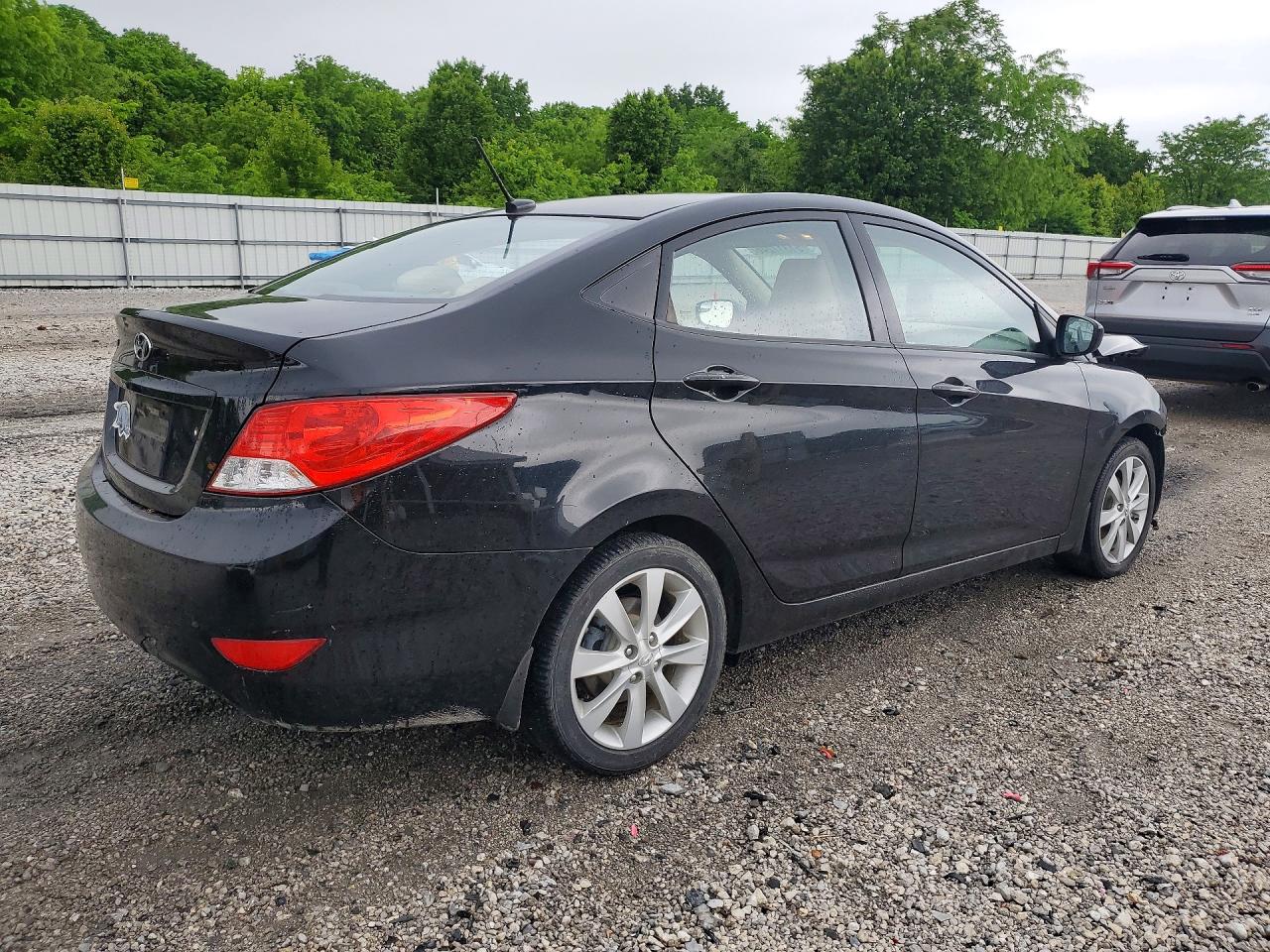 2014 Hyundai Accent VIN KMHCU4AE4EU677812 photo 3
