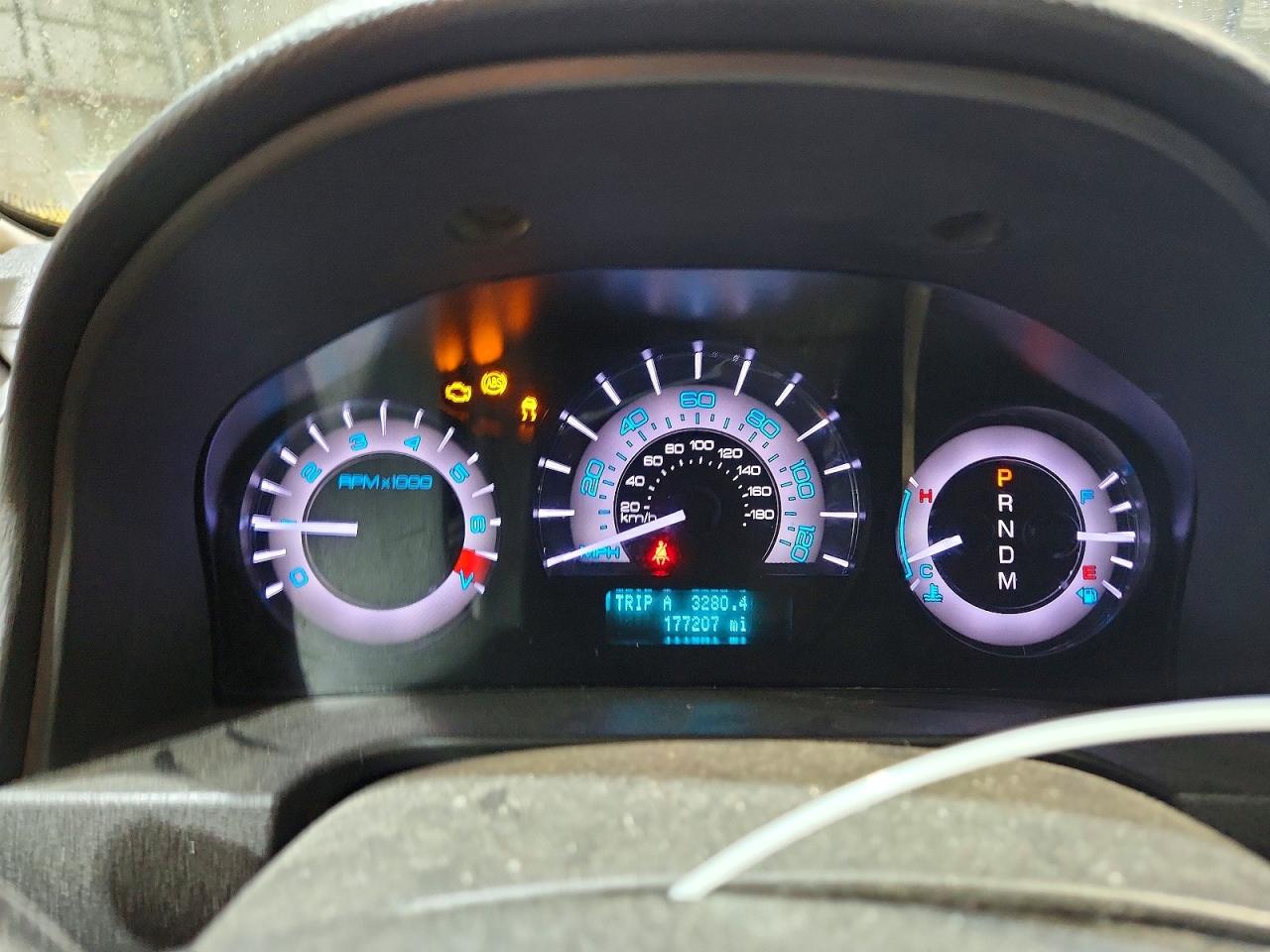 2010 Mercury Milan VIN 3MEHM0JG7AR648406 photo 9