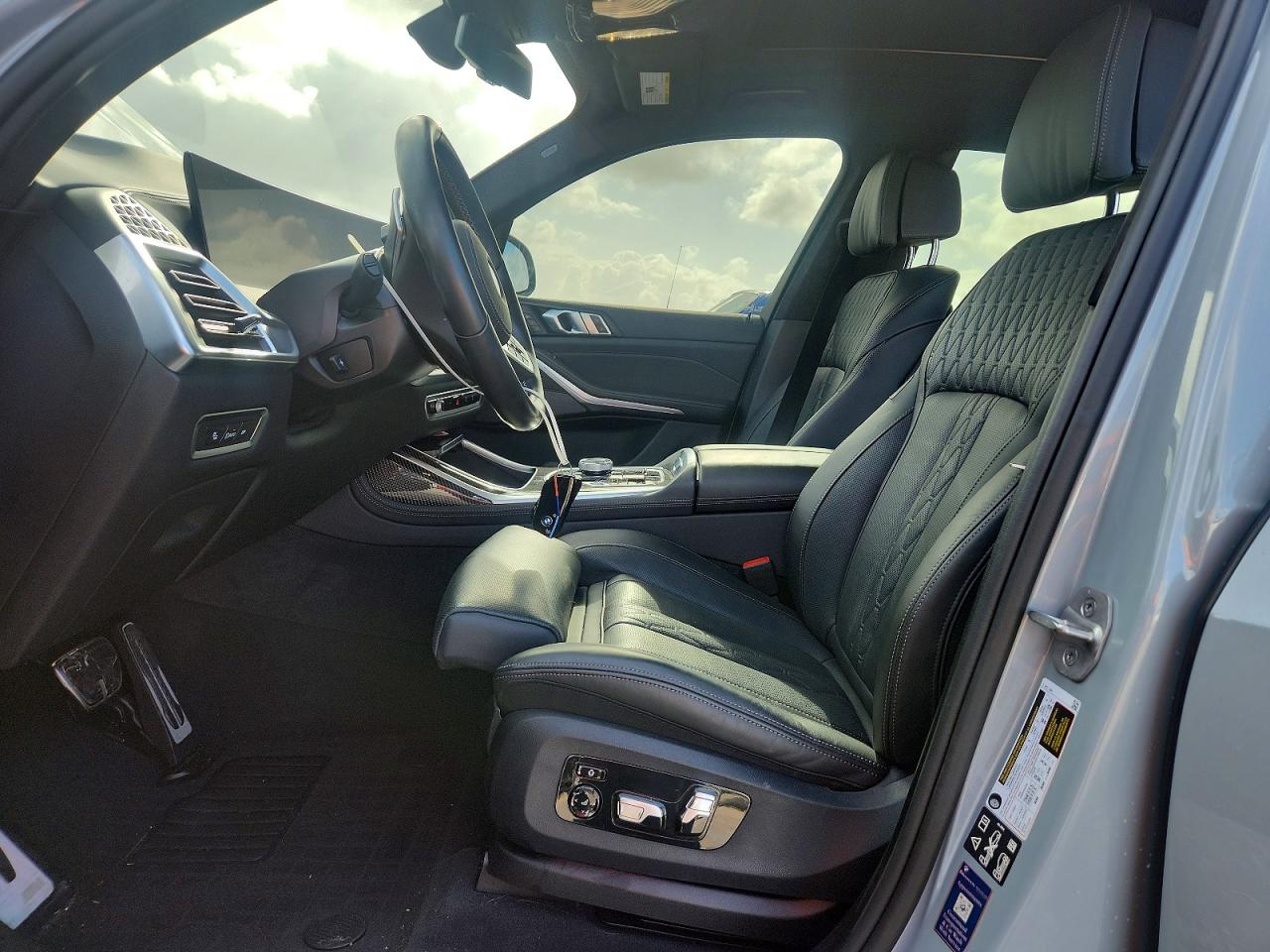 2025 BMW X7 VIN 5UX33EM07S9X33865 photo 7