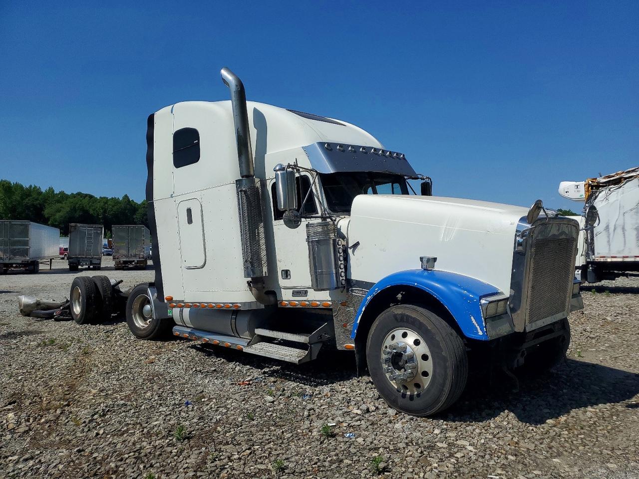 2005 FREIGHTLINER All other VIN 1FUJAPAV15DU99016 photo 1