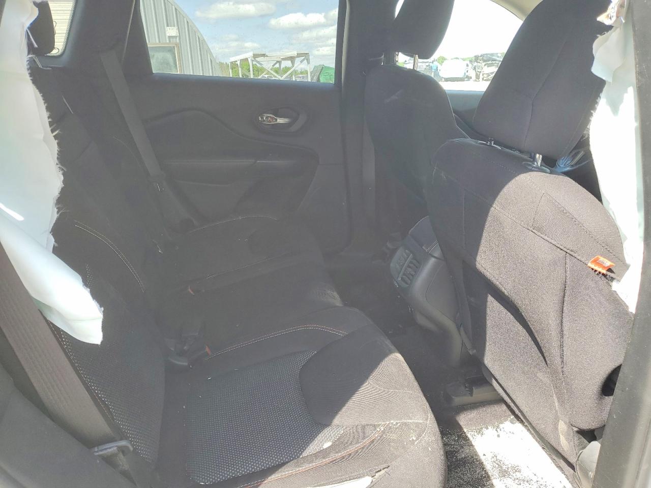 2017 Jeep Grand cher VIN 1C4PJLCB1HW573542 photo 11
