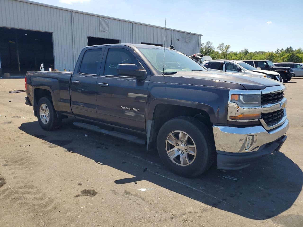 2016 Chev Silverado VIN 1GCVKREH9GZ150567 photo 4