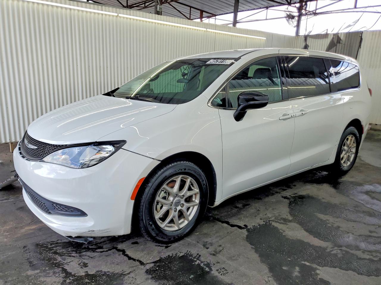 2025 Chrysler Minivan VIN 2C4RC1CG7SR534974 photo 1