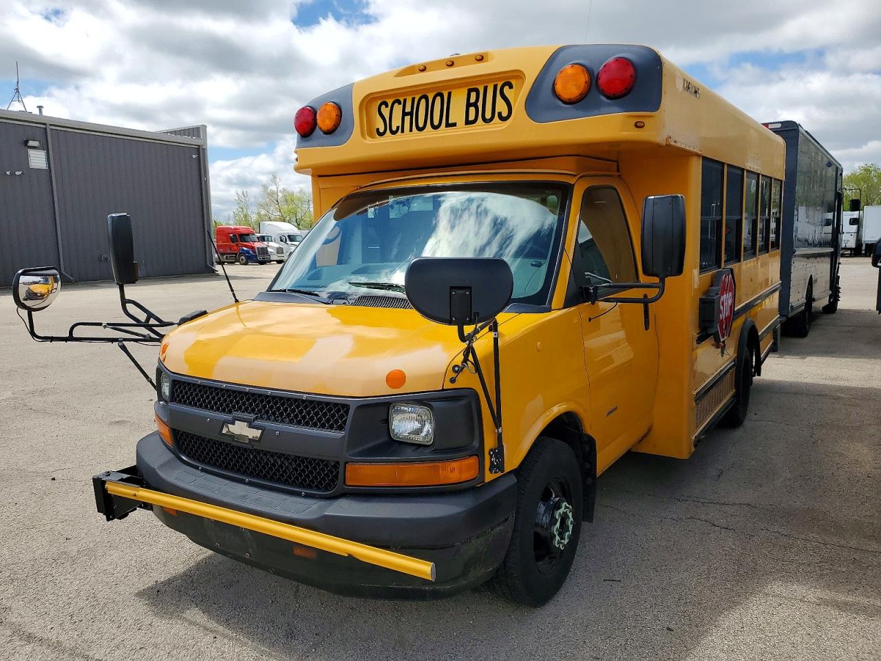 2010 THOMAS Express VIN 1GB6G2A66A1134306 photo 2