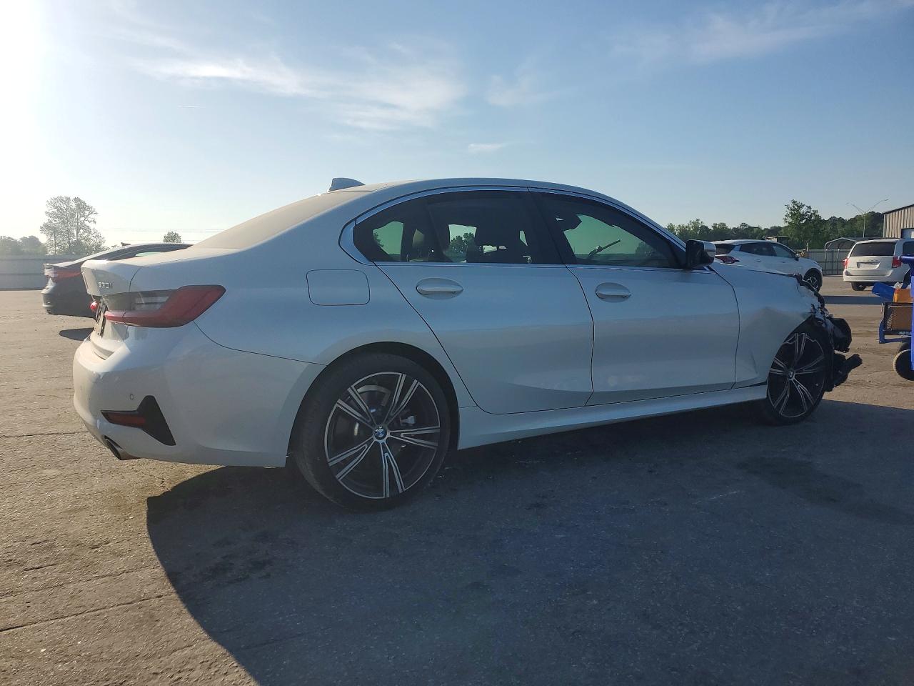 2021 BMW 3 series VIN 3MW5R1J08M8B49863 photo 3
