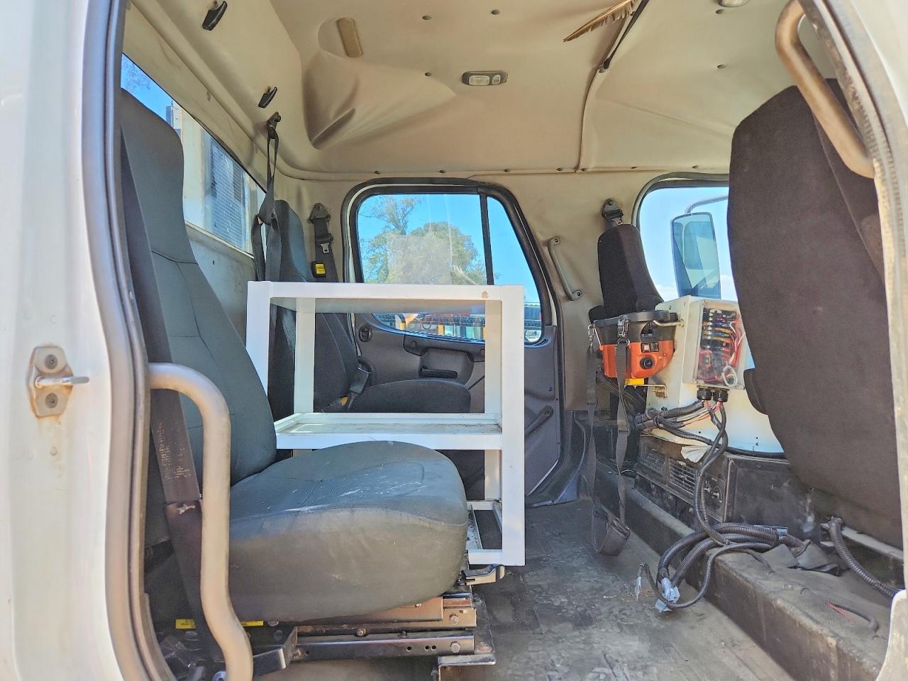 2013 FREIGHTLINER All other VIN 1FVHC3BS7DHFA4744 photo 6