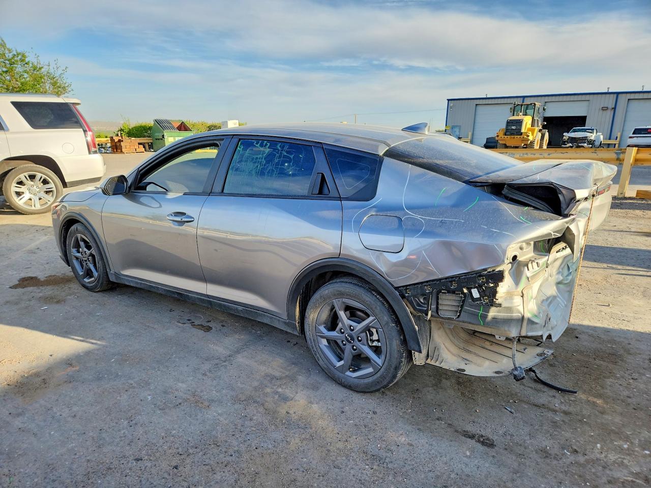 2025 KIA All other VIN 3KPFT4DE0SE109020 photo 2