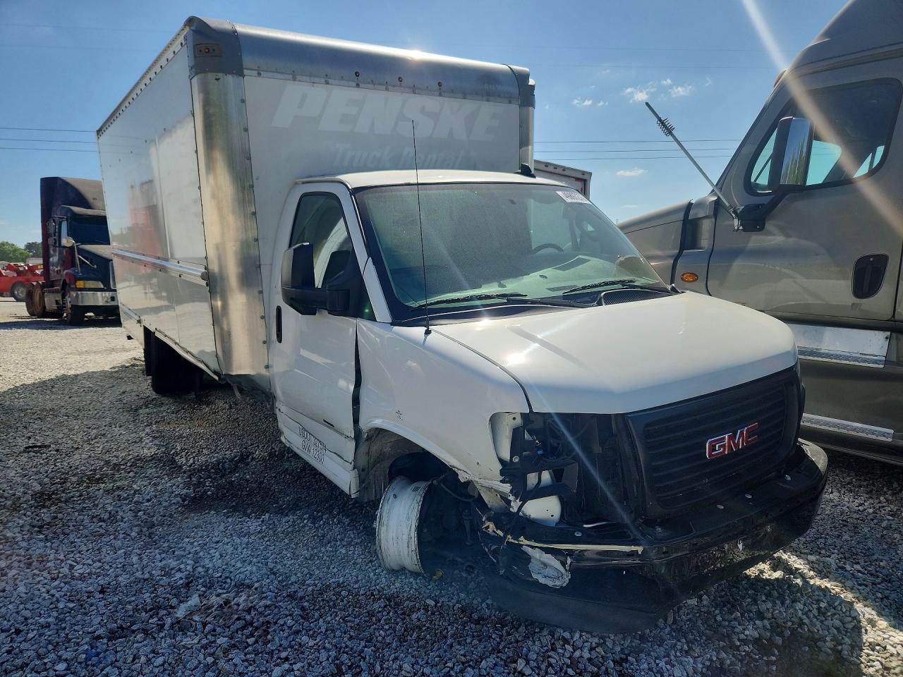 2023 GMC Savana VIN 7GZ37TC73PN008645 photo 4