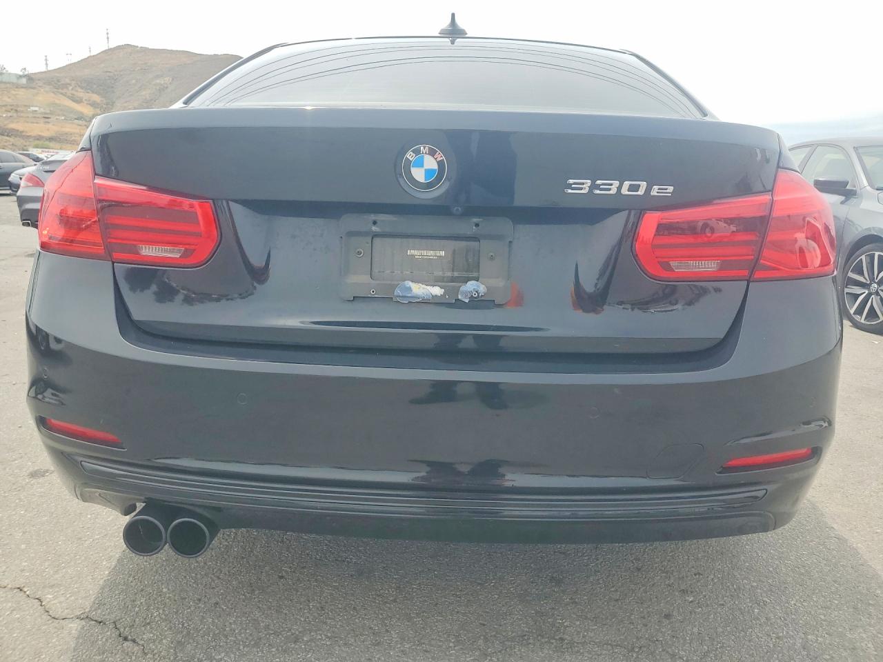 2017 BMW 3 series VIN WBA8E1C52HK480296 photo 6