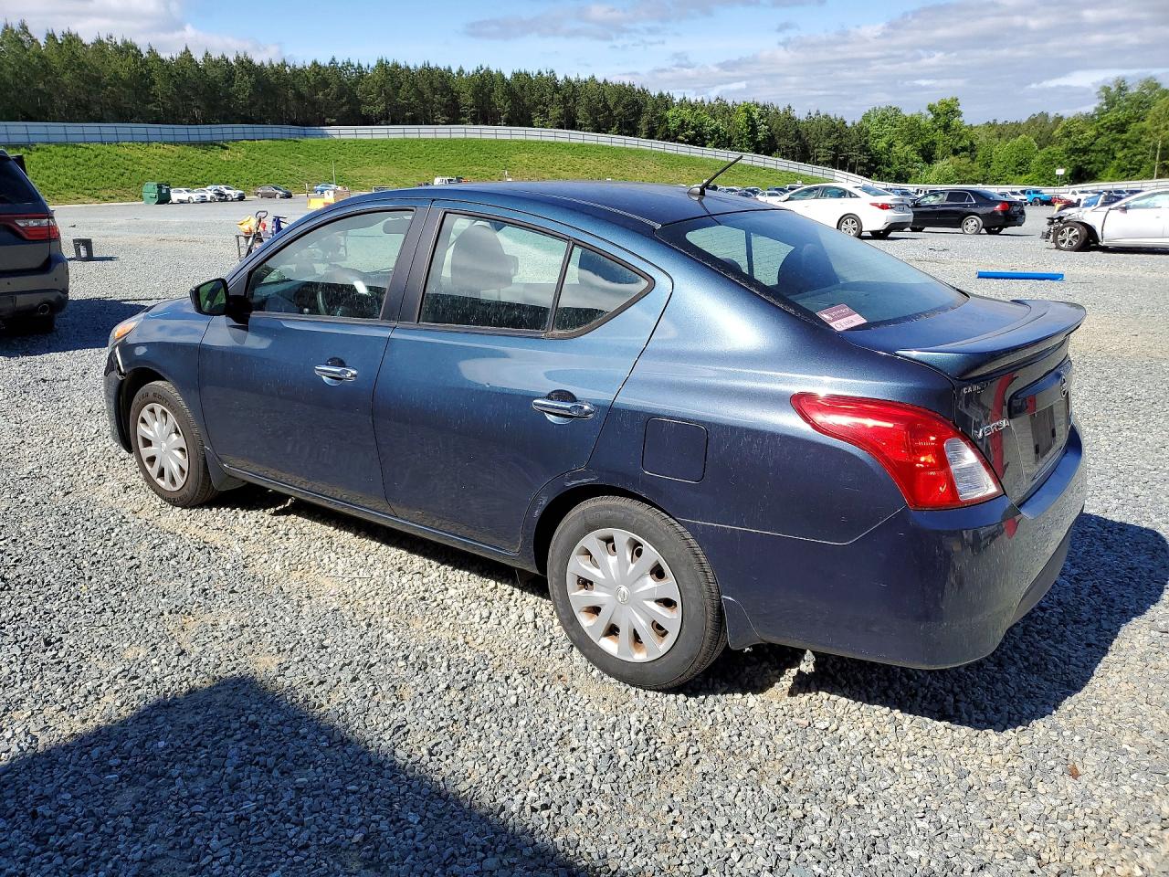 2016 Nissan Versa VIN 3N1CN7AP2GL855978 photo 2