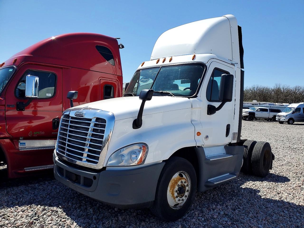 2016 FREIGHTLINER All other VIN 1FUBGEDV9HLHL6948 photo 2