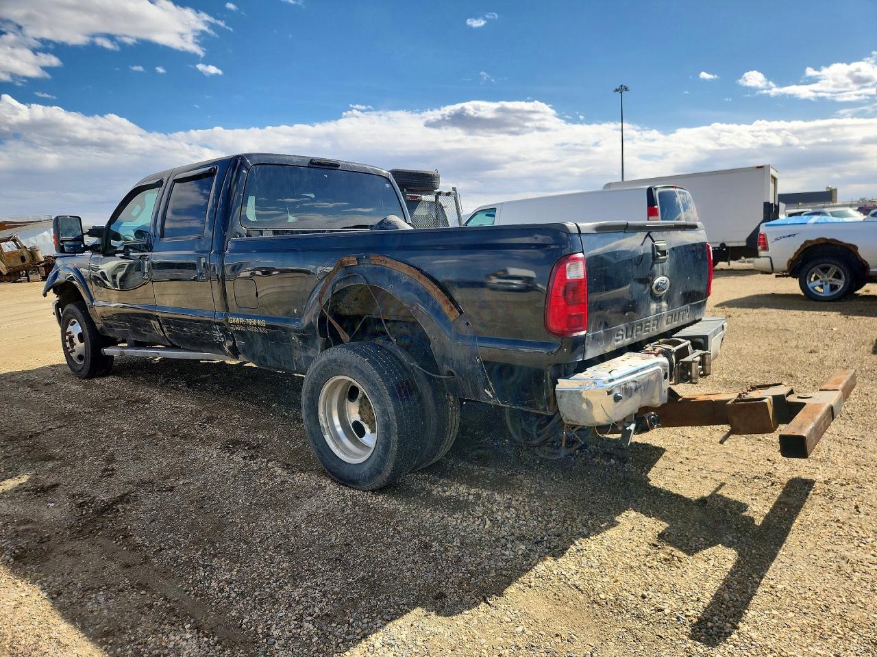2011 Ford F350 VIN 1FT8W3DT1BEB63950 photo 2