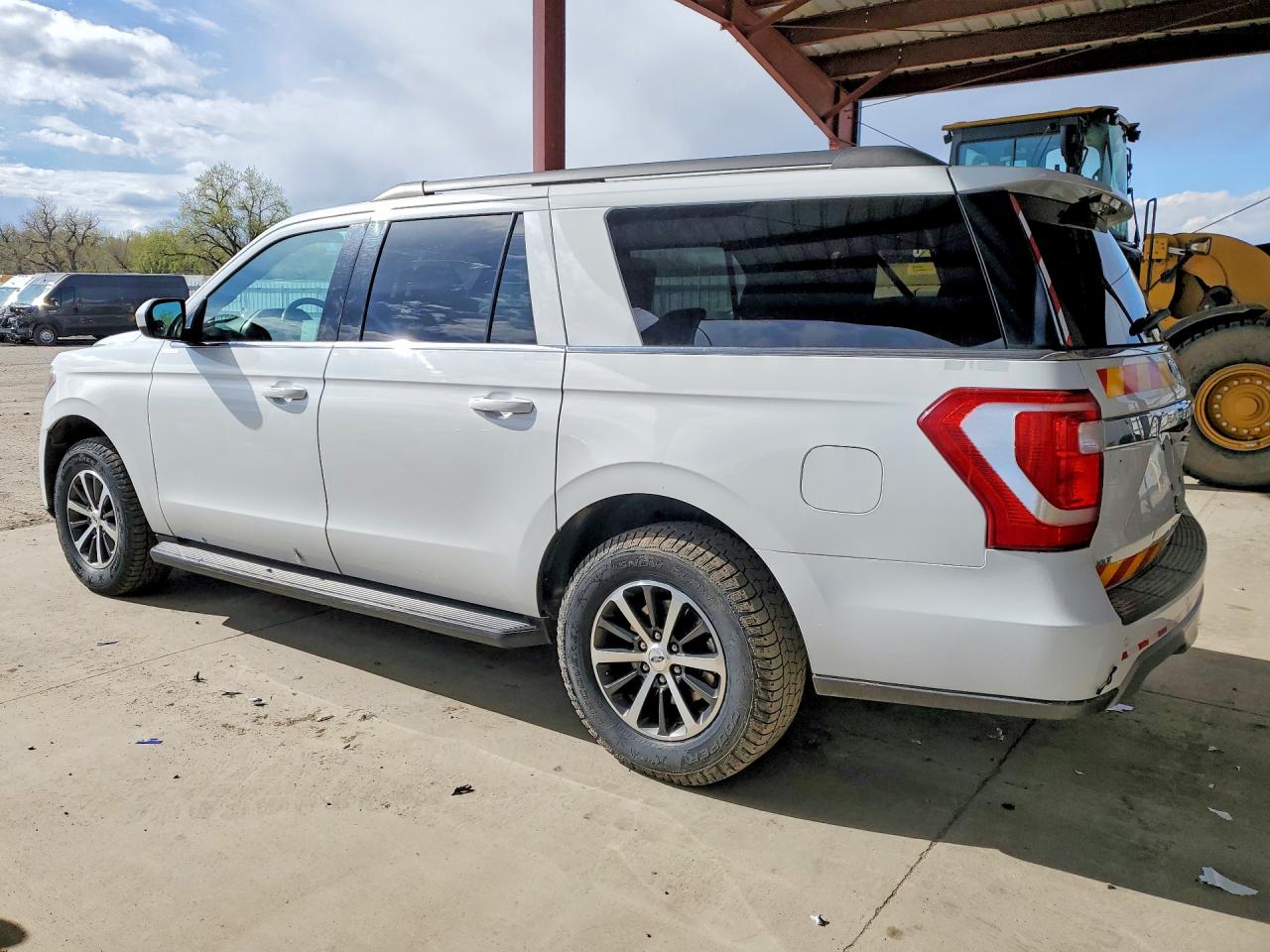 2021 Ford Expedition VIN 1FMJK1JT1MEA24857 photo 2