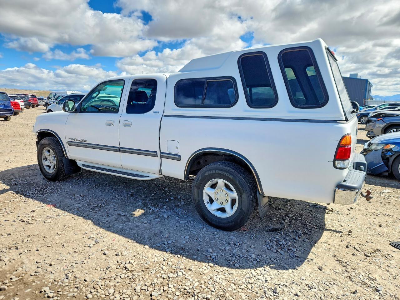 2001 Toyota Tundra VIN 5TBRT34121S206687 photo 2