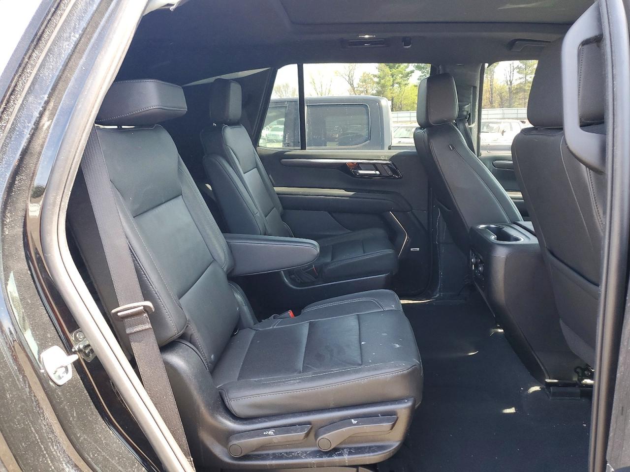 2025 Chevrolet Tahoe VIN 1GNS6NRD7SR148694 photo 11