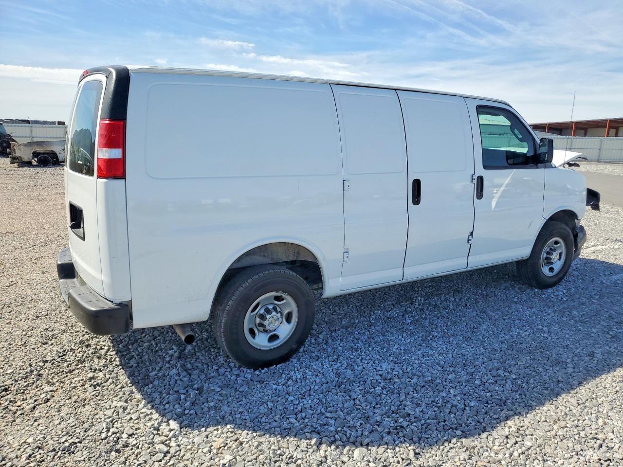 2022 CHEVROLET Express VIN 1GCWGAFP9N1174411 photo 3