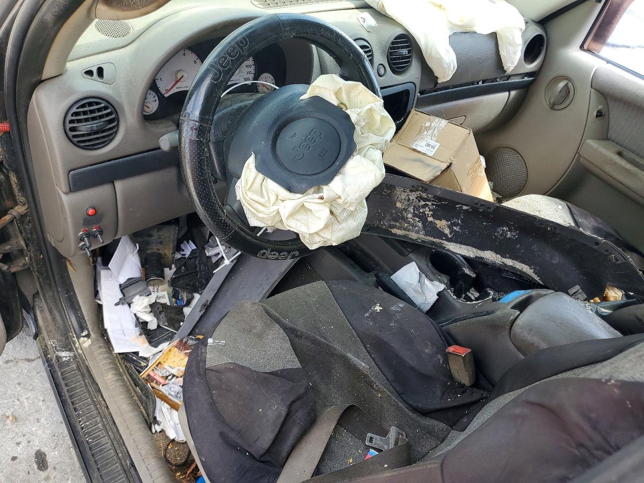 2002 JEEP Liberty VIN 1J4GK48K02W278090 photo 8