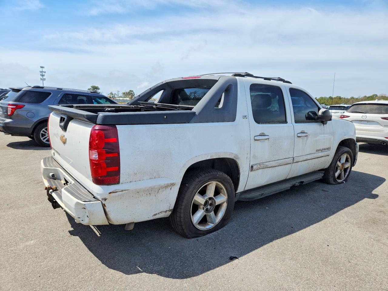 2007 CHEV Avalanche VIN 3GNFK12387G137475 photo 3