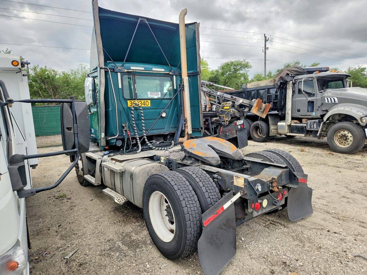 2017 MACK Cxu613 VIN 1M1AW01X3HM009648 photo 3