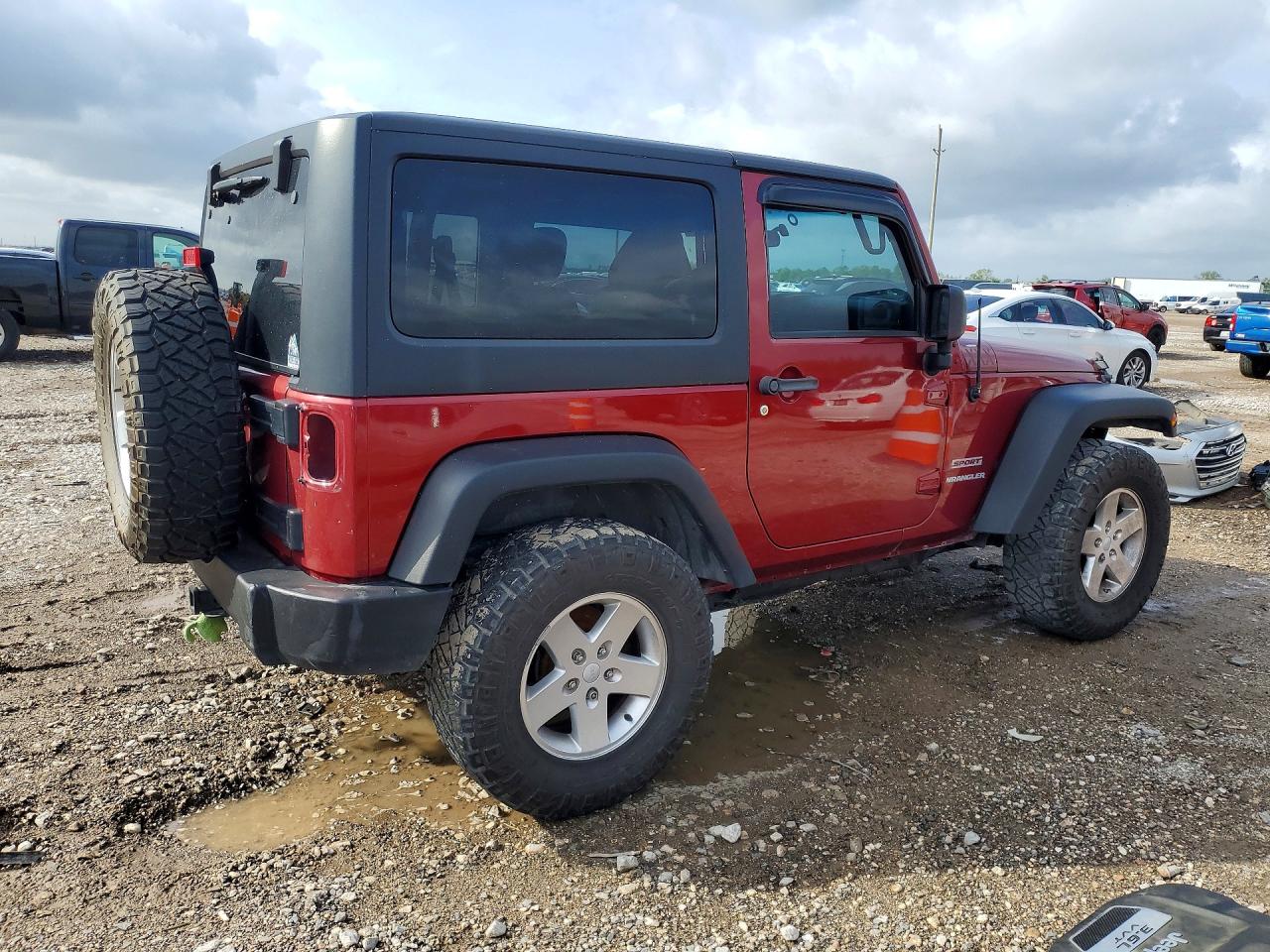 2012 Jeep Wrangler / VIN 1C4GJWAG5CL270046 photo 3