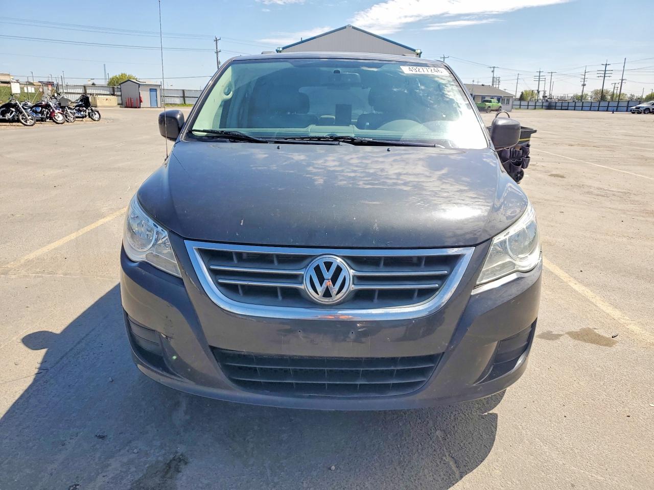2012 Volkswagen All models VIN 2C4RVABG2CR294133 photo 5