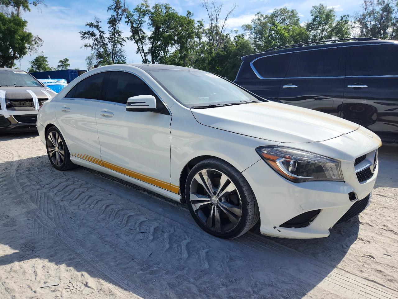 2014 Mercedes-Benz Cla-class VIN WDDSJ4EB8EN043640 photo 4