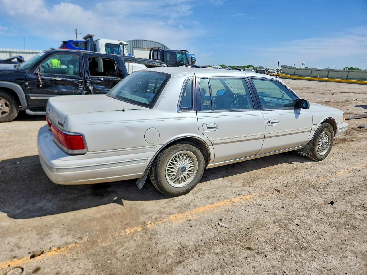 1993 Lincoln Continentl VIN 1LNLM9843PY652177 photo 3