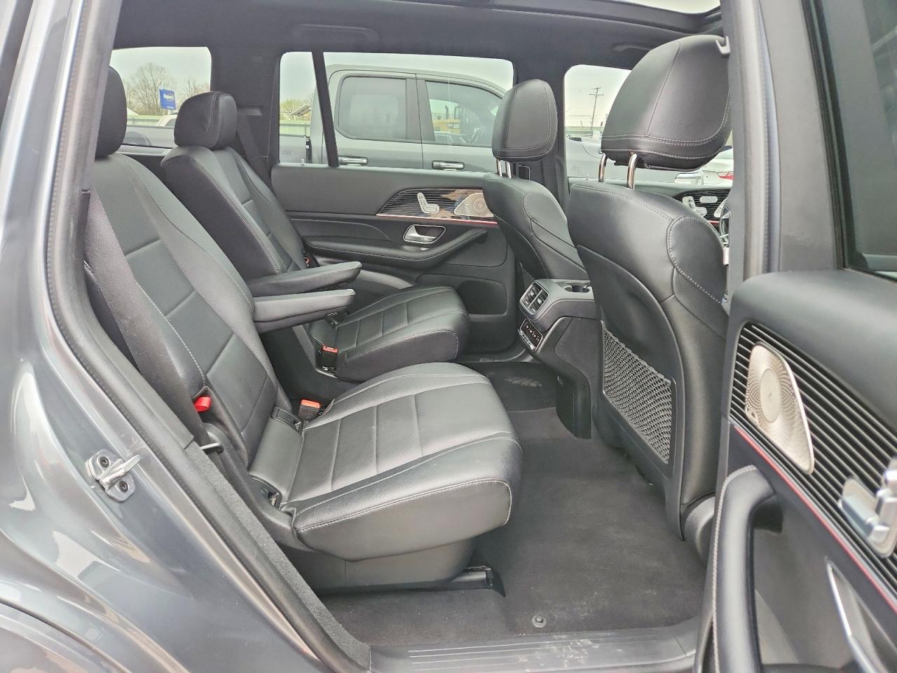 2024 Mercedes-Benz Gls-class VIN 4JGFF5KE4RB038262 photo 11