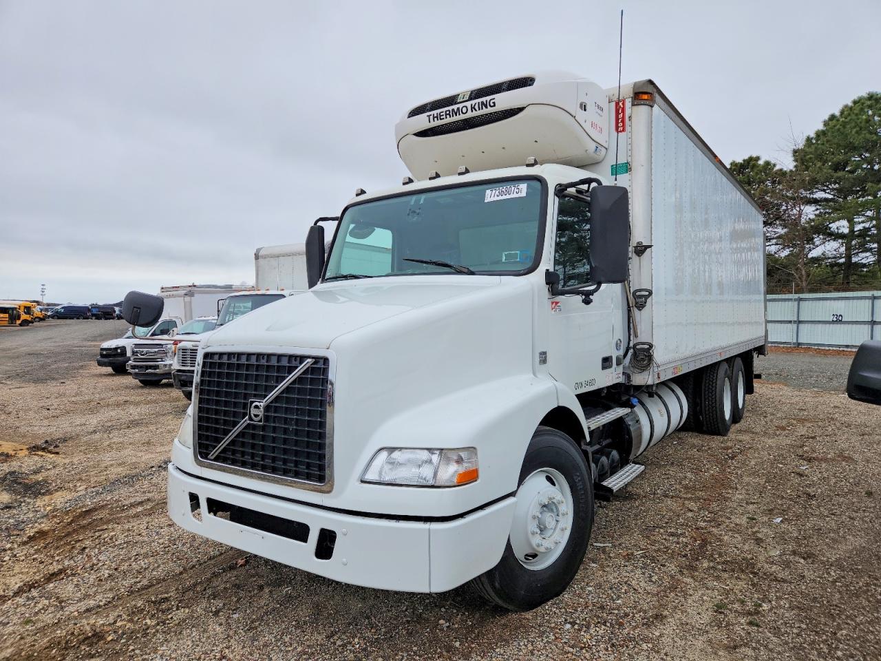 2016 VOLVO Vn VIN 4V5MC9DF2GN971672 photo 2