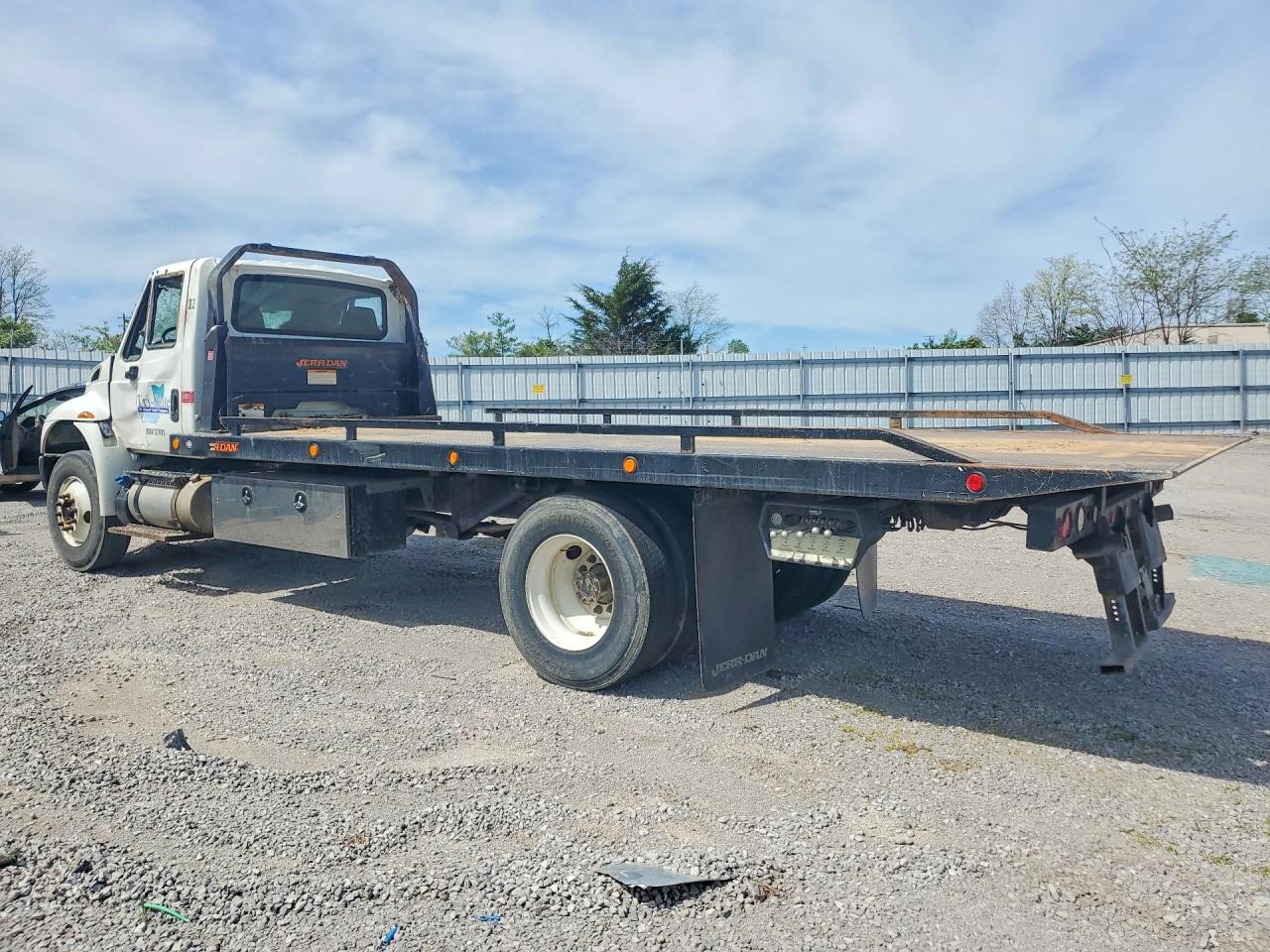 2018 International 4000 serie VIN 1HTMMMML7JH423651 photo 2