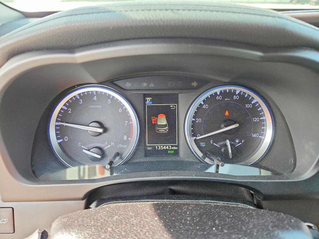 2018 Toyota Highlander VIN 5TDKZRFH4JS533077 photo 9