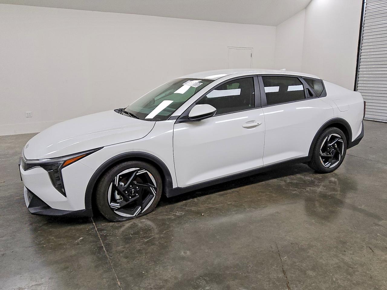 2025 Kia All other VIN 3KPFU4DE3SE242125 photo 1