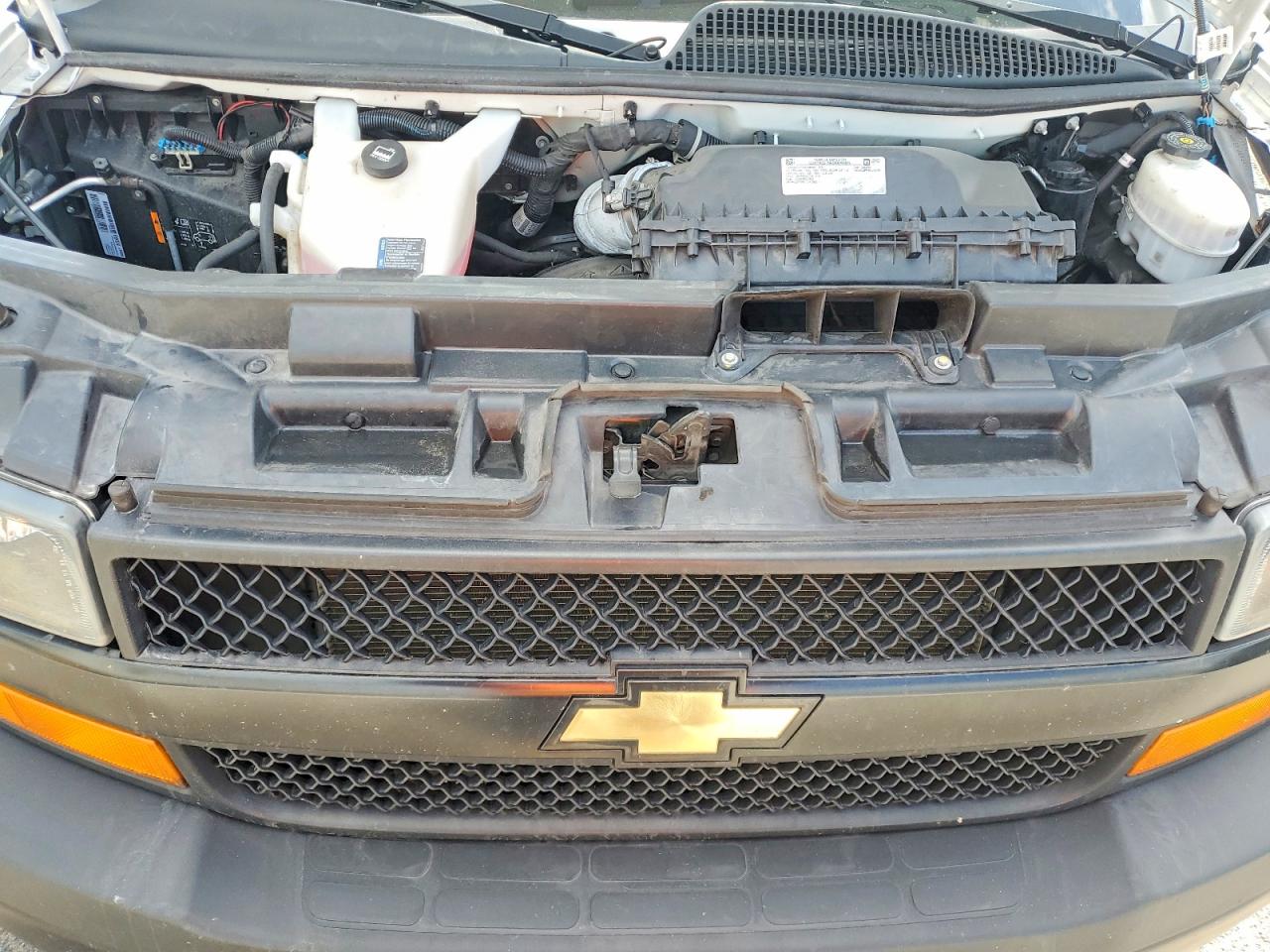 2022 CHEV Express VIN 1GCWGAFP3N1241729 photo 11