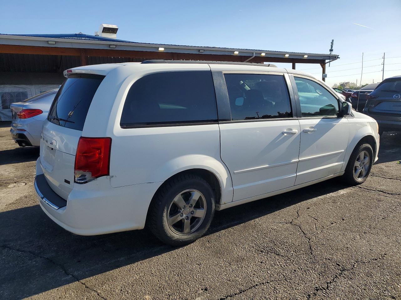 2012 Dodge Caravan VIN 2C4RDGCG4CR257461 photo 3