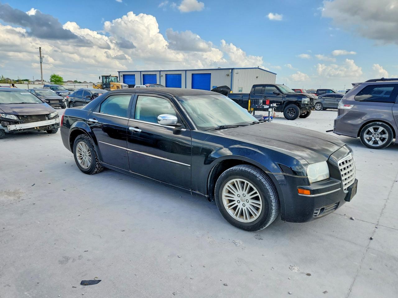 2010 Chrysler 300 VIN 2C3CA5CV4AH326562 photo 4