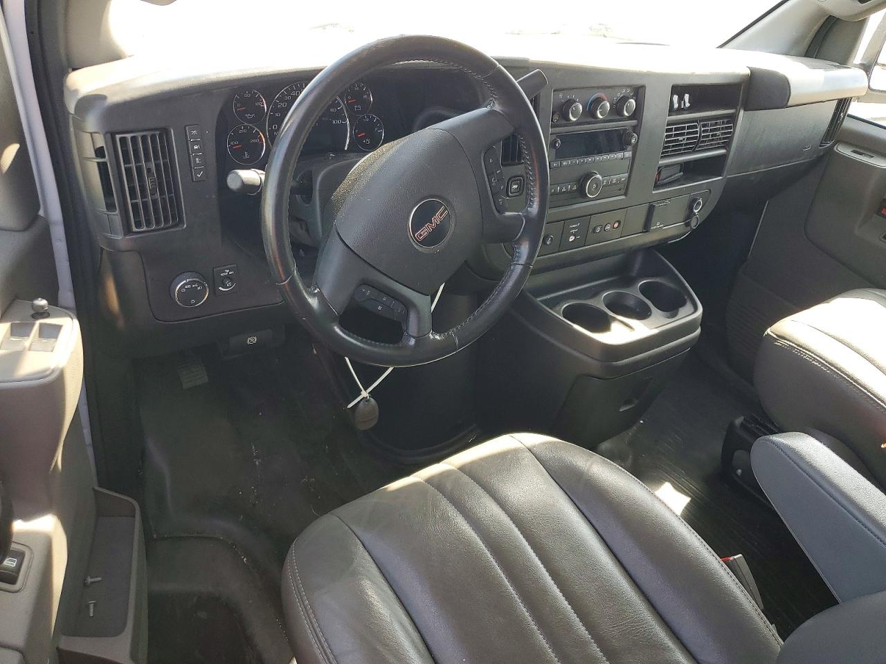 2023 GMC Savana VIN 1GTW7BFP4P1179427 photo 8