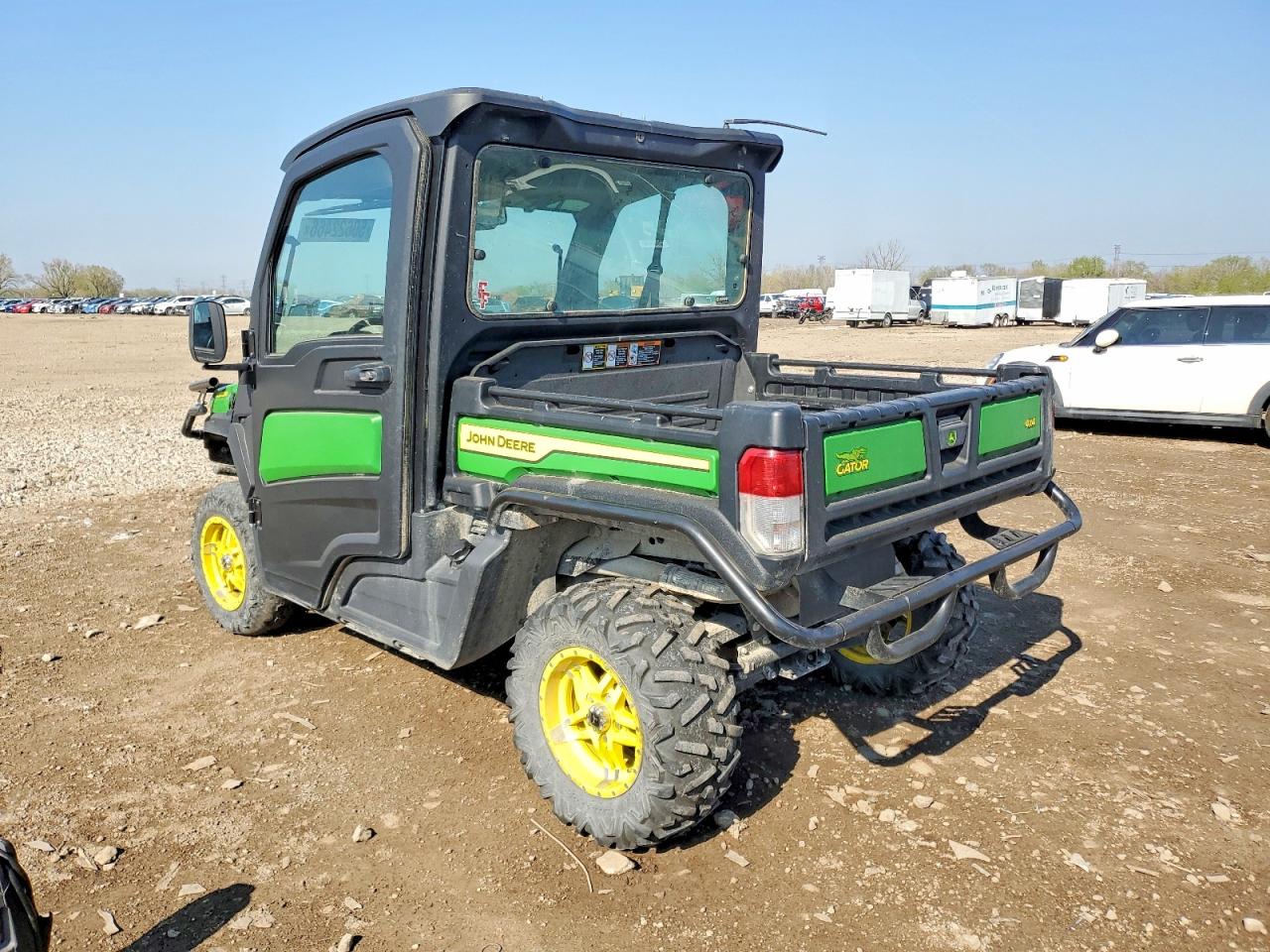 2023 JOHN Xuv 835m VIN 1M0835MDAPM062593 photo 3
